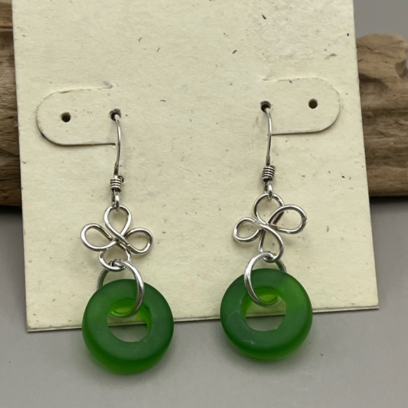 Jewelry - Elegant Green Sterling Silver Earrings